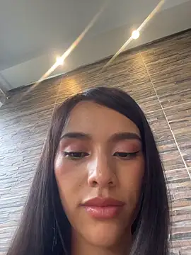 Webcam Model (Mia-villalobos)  is live.Free join now!