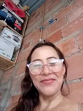 Webcam Model (Salome_69)  is live.Free join now!