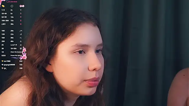 zofiasoshnik (G teen) - help me take the shorts off Kriss😍