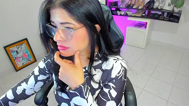 bellaflaming (F milf) - naked