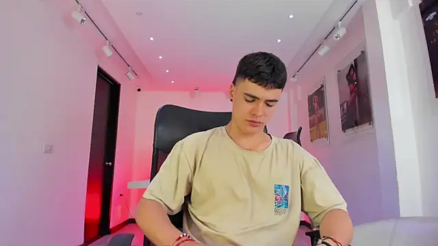 benitosaenz - BenitoSaenz's free webcam - UK Sex Cams