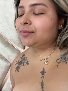 Webcam Model (ashley-swift-)  is live.Free join now!