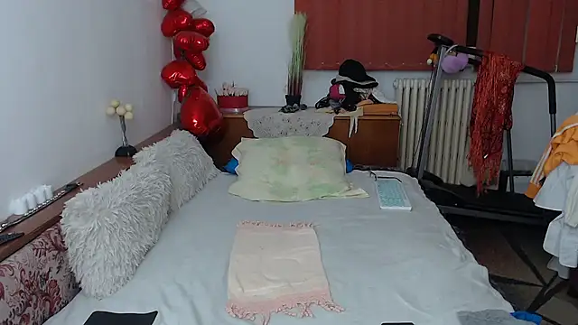 MilfDolores live cam profile