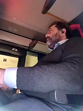 necroforo (M mature) - Senza masturbarmi e venire fino al goal