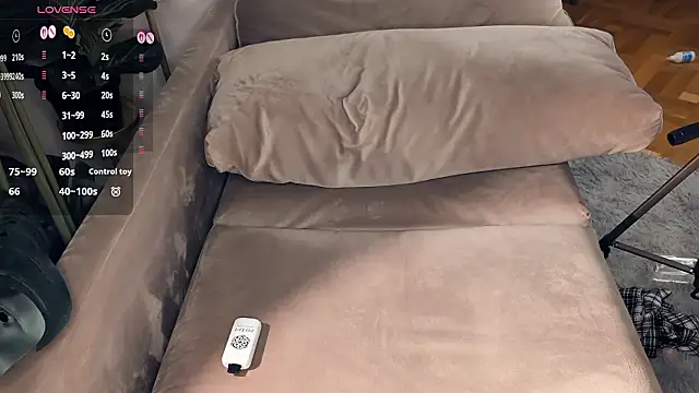 LaureMestler's live cam