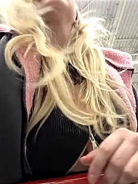 Bondgirl_013's live cam