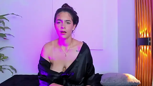 bellaromano - BellaRomano's free webcam - UK Sex Cams