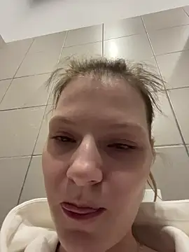 MaryHiggins live sex cam