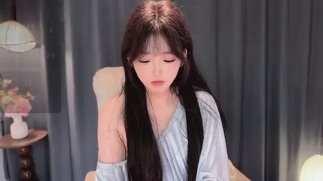 美女Yaiyigirl在线直播