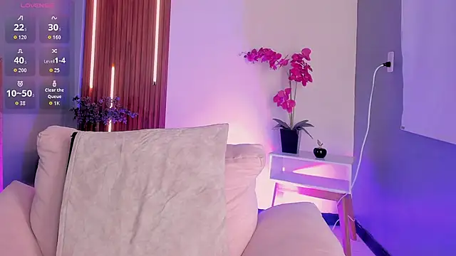 liasalvatore - LiaSalvatore's free webcam - UK Sex Cams