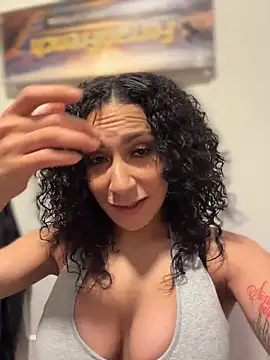 Webcam Model (FerrariFrench)  is live.Free join now!