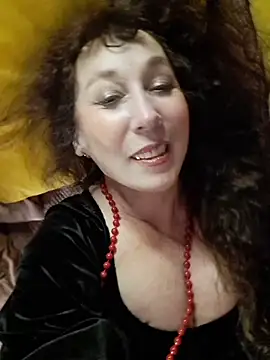 GypsyEsmeralda's Stripchat show and profile