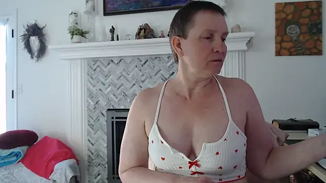 AuroraWillows's Stripchat show and profile