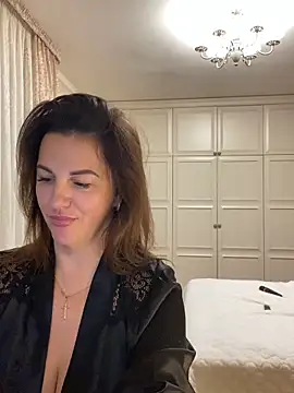 dina0908 (F milf) - boucing tits