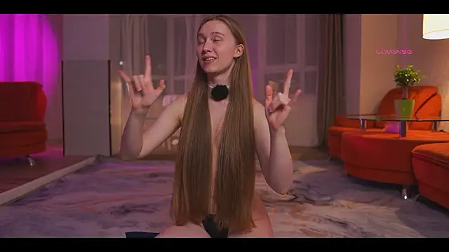 sharanewbern (F teen) - touch my hips