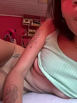 gabibis (F young) - Masturbar + plug no cuzinho