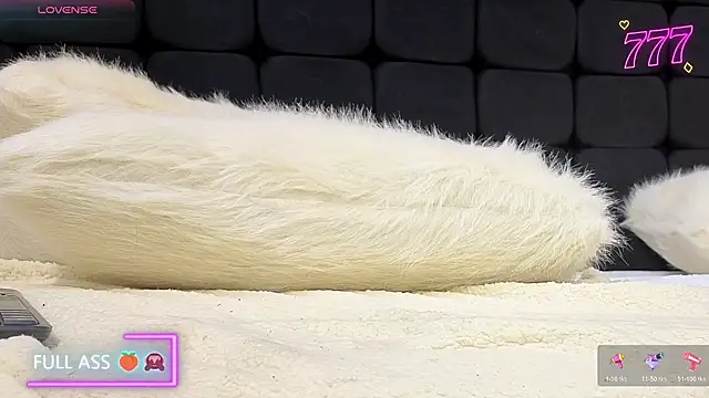 messy-saray (F teen) - finger in pussy and suck