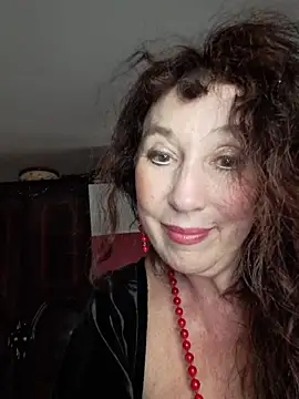 GypsyEsmeralda's Stripchat show and profile