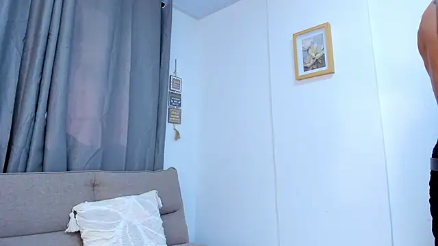 Mr_adrian live sex cam