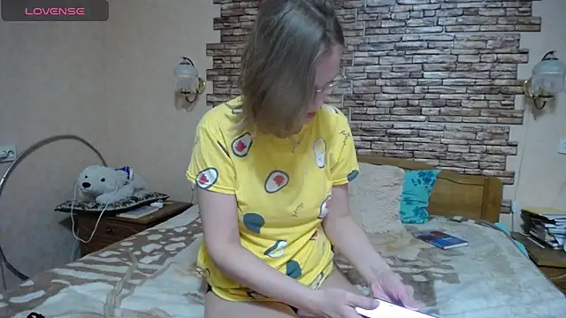 blondybabysweet - BlondyBabySweet's free webcam