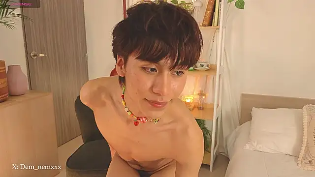 tommyfoxboy (M twink) - open legs and fuck plug