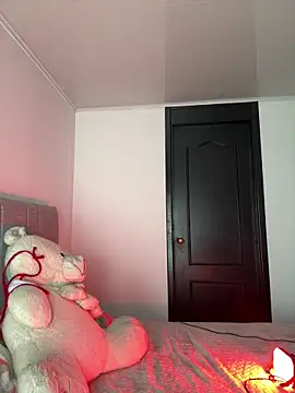 isa_smeraldy - Isa_smeraldy's free webcam - UK Sex Cams