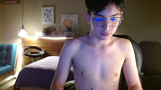 santitwinkyy - SantiTwinkyy's free webcam - UK Sex Cams