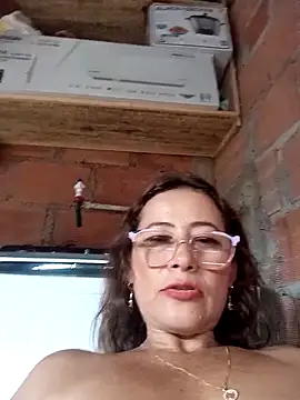 salome_69 (F milf) - Baile erótico con aseite