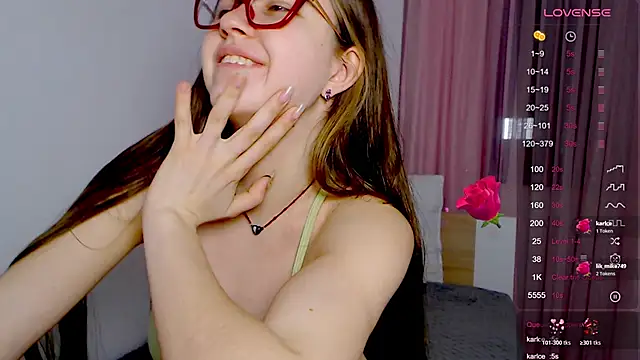 Sarah_HS live sex cam