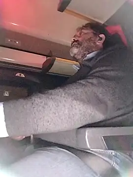 necroforo (M mature) - Senza masturbarmi e venire fino al goal