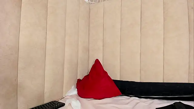 kitty_swwet - Kitty_Swwet's free webcam - UK Sex Cams