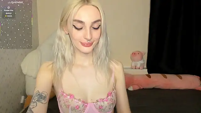 succubantra (F young) - sensual blowjob