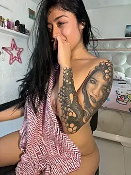 Webcam Model (lucianaroy)  is live.Free join now!