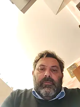 necroforo (M mature) - Senza masturbarmi e venire fino al goal