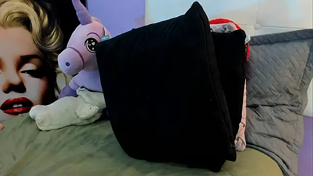 charlotte11-11 - Charlotte11-11's free webcam - UK Sex Cams