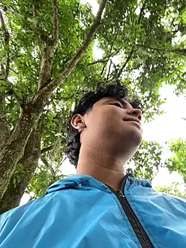 _ottis_ (Ask my age) - naked walk in the cruising area