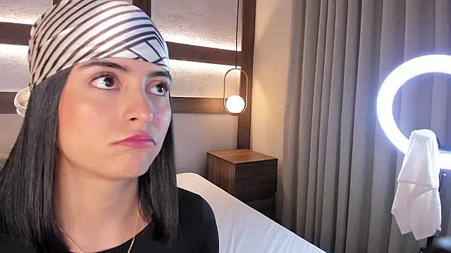 sarhavega (F young) - Spit my nipples