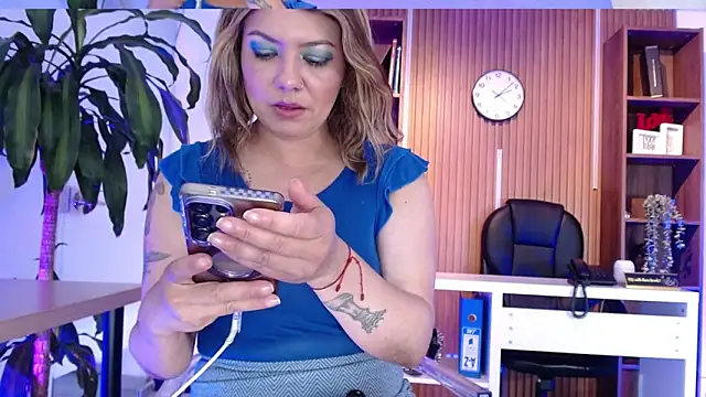 colete_milf (F milf) - FUCK DILDO