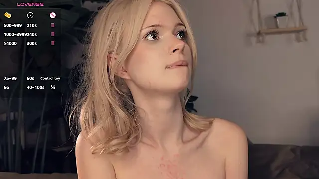 LaureMestler live sex cam