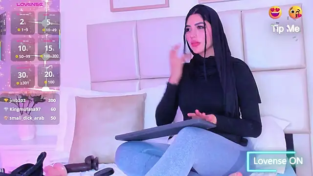 taylorsmiiith_ (F young) - naked anal dilldo