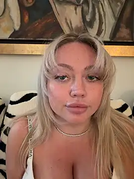 Webcam Model (misstitmouseofficial)  is live.Free join now!