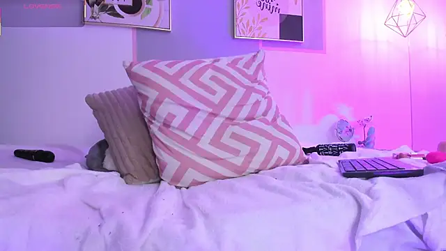 april_jones05 (F teen) - ride torso 💧🥴🥵