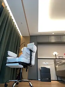 AYW-21 Live Webcam on Stripchat