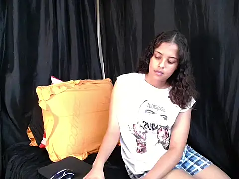 indianmaxine07 - Indianmaxine07's free webcam - UK Sex Cams