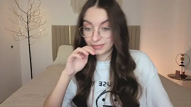 real_cutie1 - Real_cutie1's free webcam