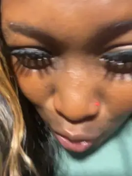 cardiebae89 (F milf) - Strip tease