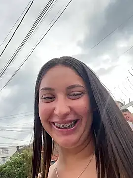 lucyfer_fire (F teen) - Fingers in my pussy✌🏻