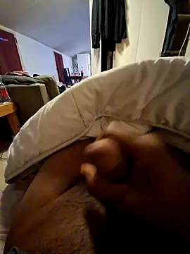 horneybachlor (Ask my age) - Cream on dick.