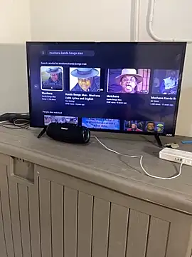 cardiebae89 (F milf) - Strip tease