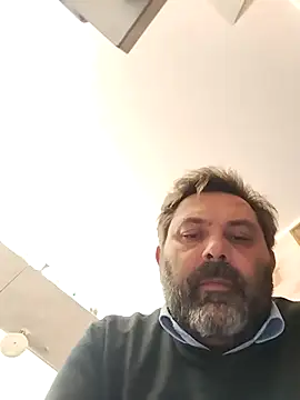 necroforo (M mature) - Senza masturbarmi e venire fino al goal